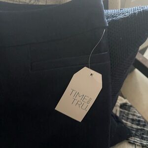 Time and Tru Stretch Mid-Rise Pants in Black